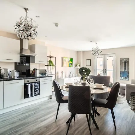 Spacious & Bright 2 Bed Apartment In Manchester Exterior photo