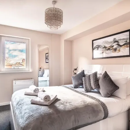 Spacious & Bright 2 Bed Apartment In Manchester Exterior photo