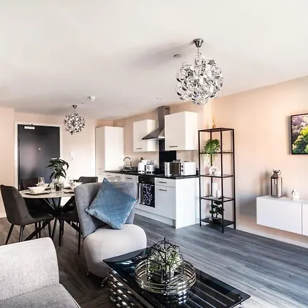 Spacious & Bright 2 Bed Apartment In Manchester Exterior photo