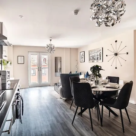 Spacious & Bright 2 Bed Apartment In Manchester Exterior photo